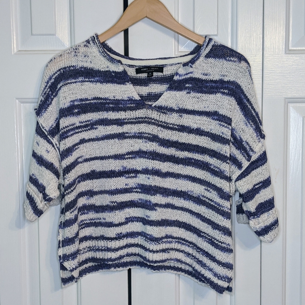 Romeo & Juliet Couture cropped sweater